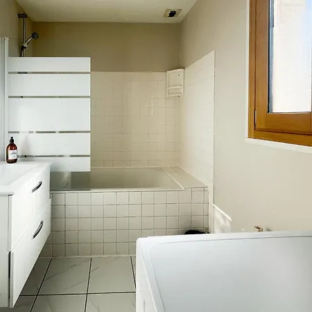 Apartment Bel Lumineux - Quartier La Doutre - 4 Personnes -